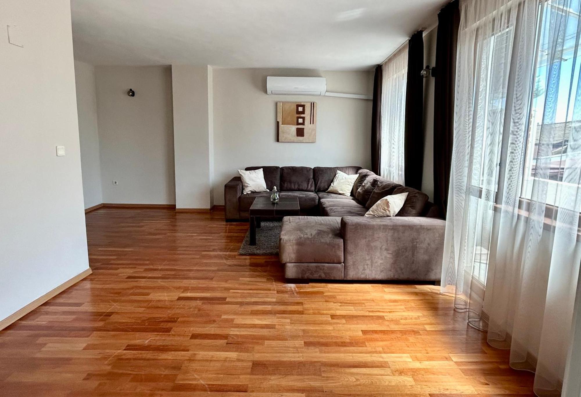 Fenix 2 Bedroom Apartment Varna Center Екстериор снимка